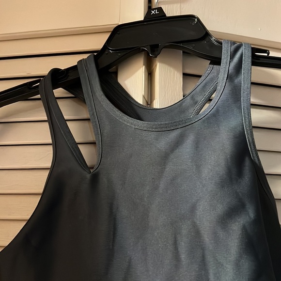 🔥3 for $25🔥 (EUC) GRAY AND HOT PINK SPORTS BRA. SZ M - Picture 3 of 5